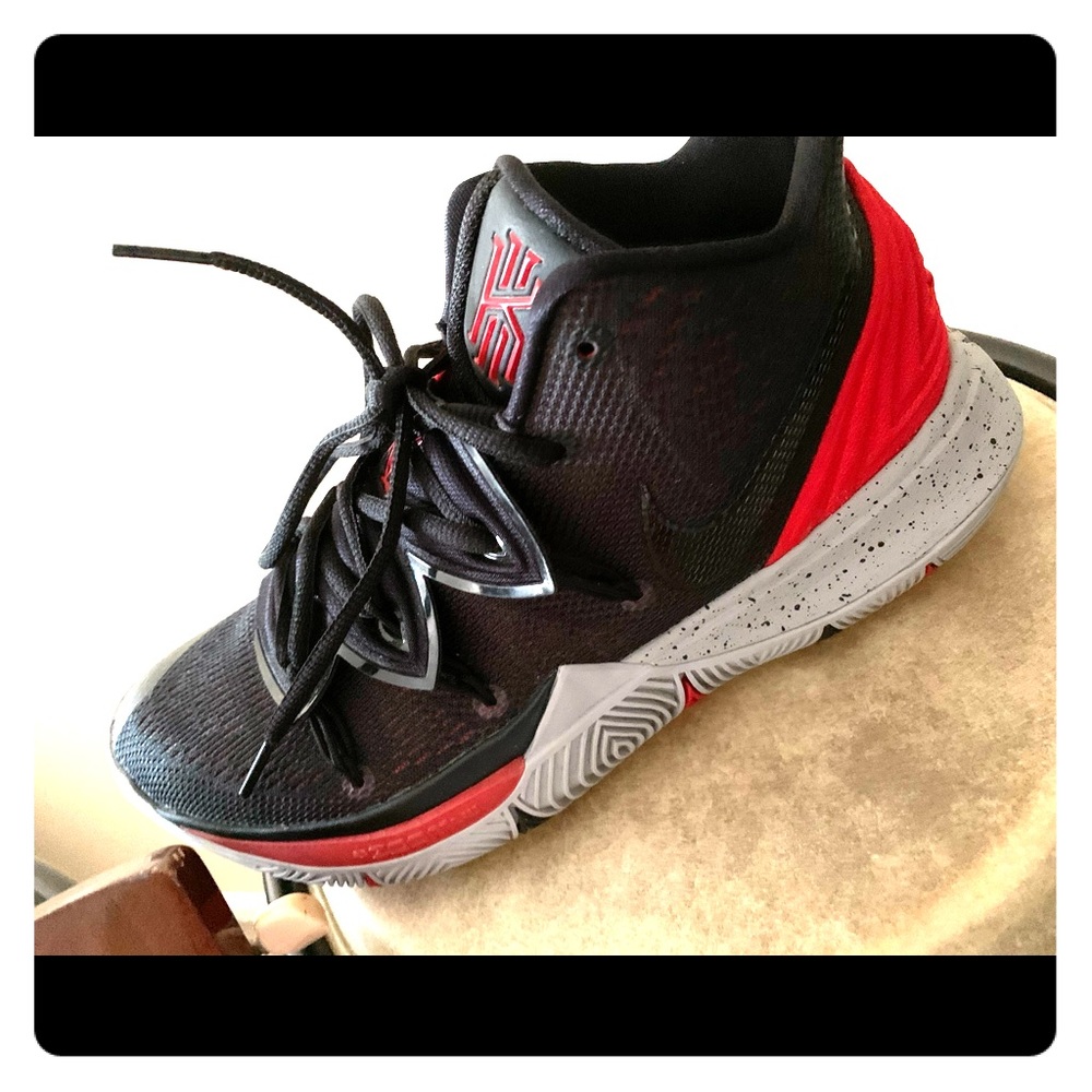 Nike Kyrie Irving 5s Bred 8.5